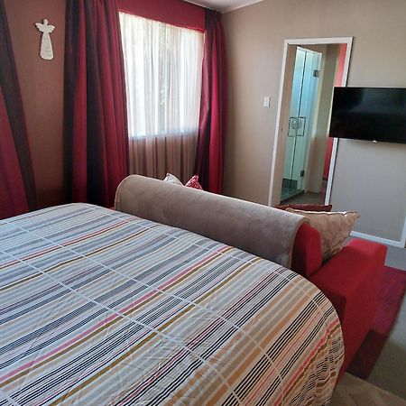 Bed And Breakfast Happy Home Taupo Accommodation Eksteriør bilde