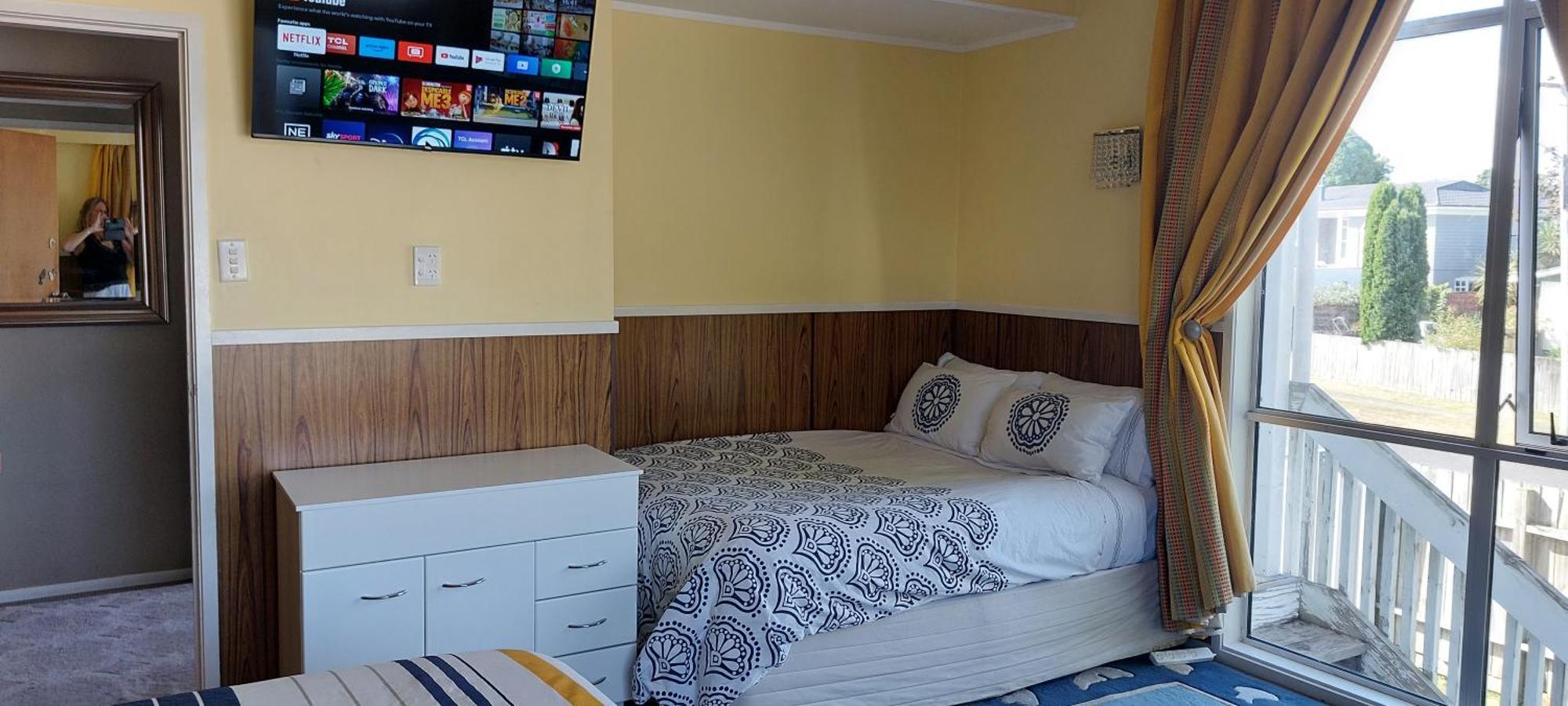 Bed And Breakfast Happy Home Taupo Accommodation Eksteriør bilde
