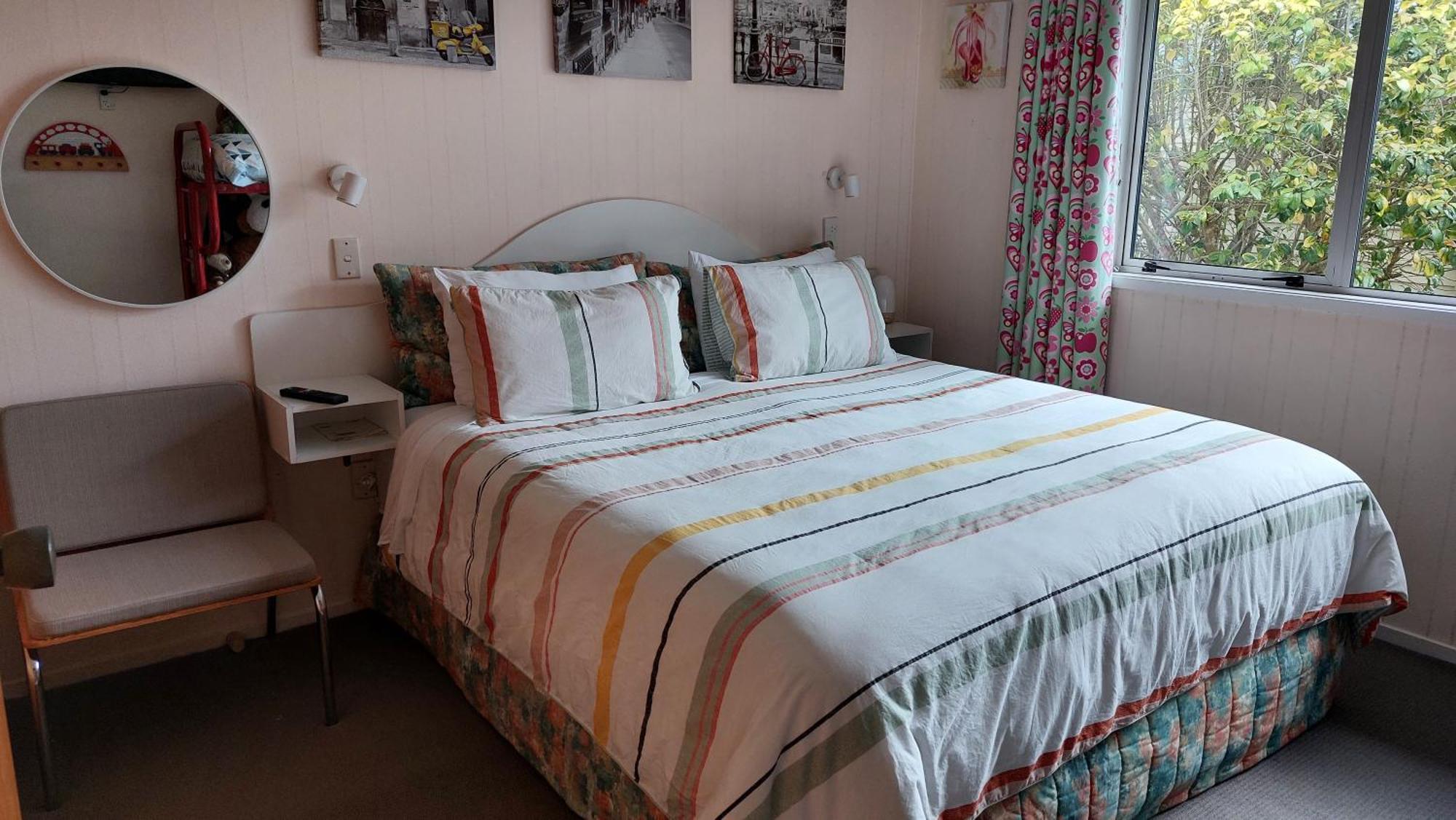 Bed And Breakfast Happy Home Taupo Accommodation Eksteriør bilde