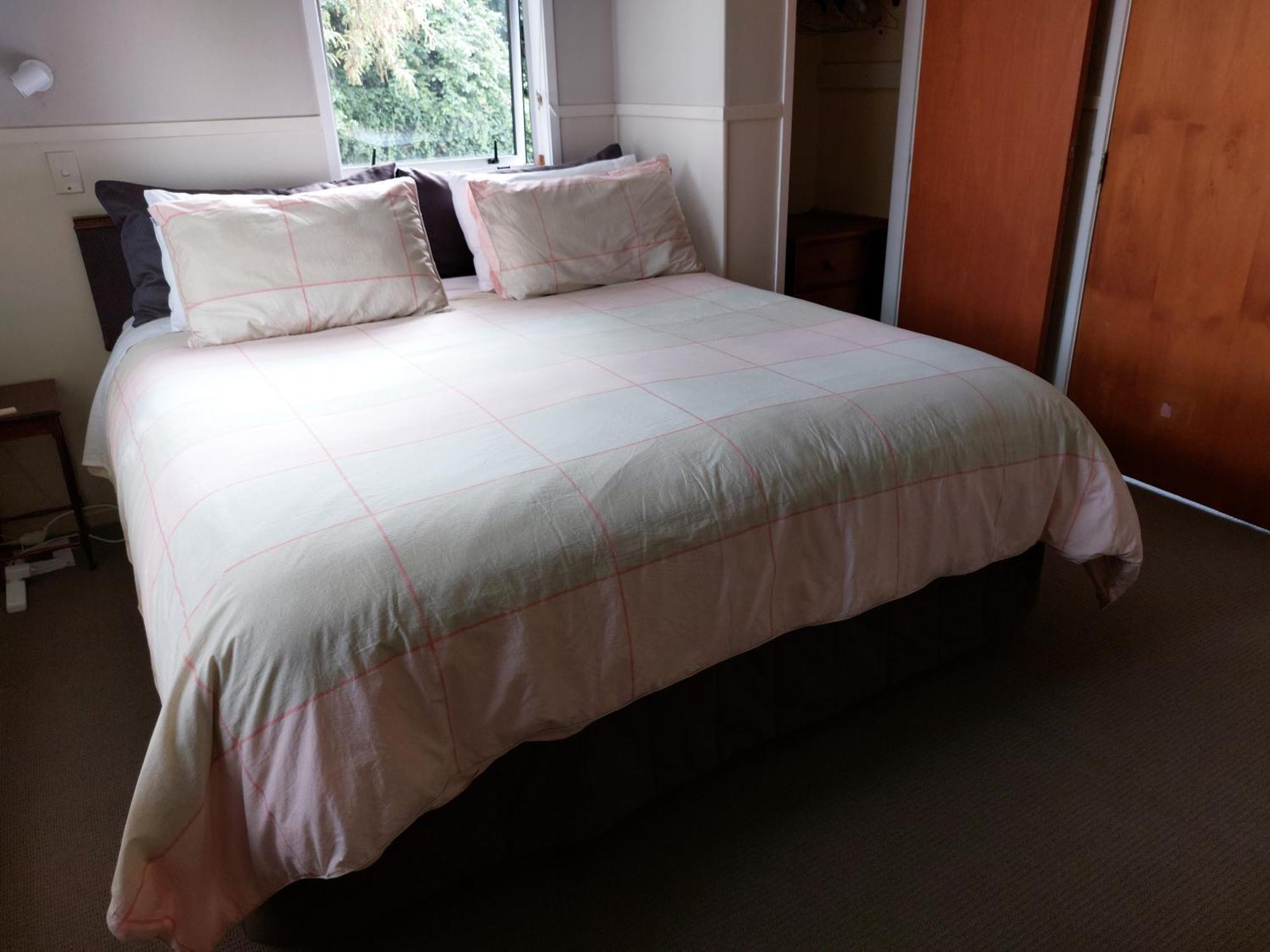 Bed And Breakfast Happy Home Taupo Accommodation Eksteriør bilde