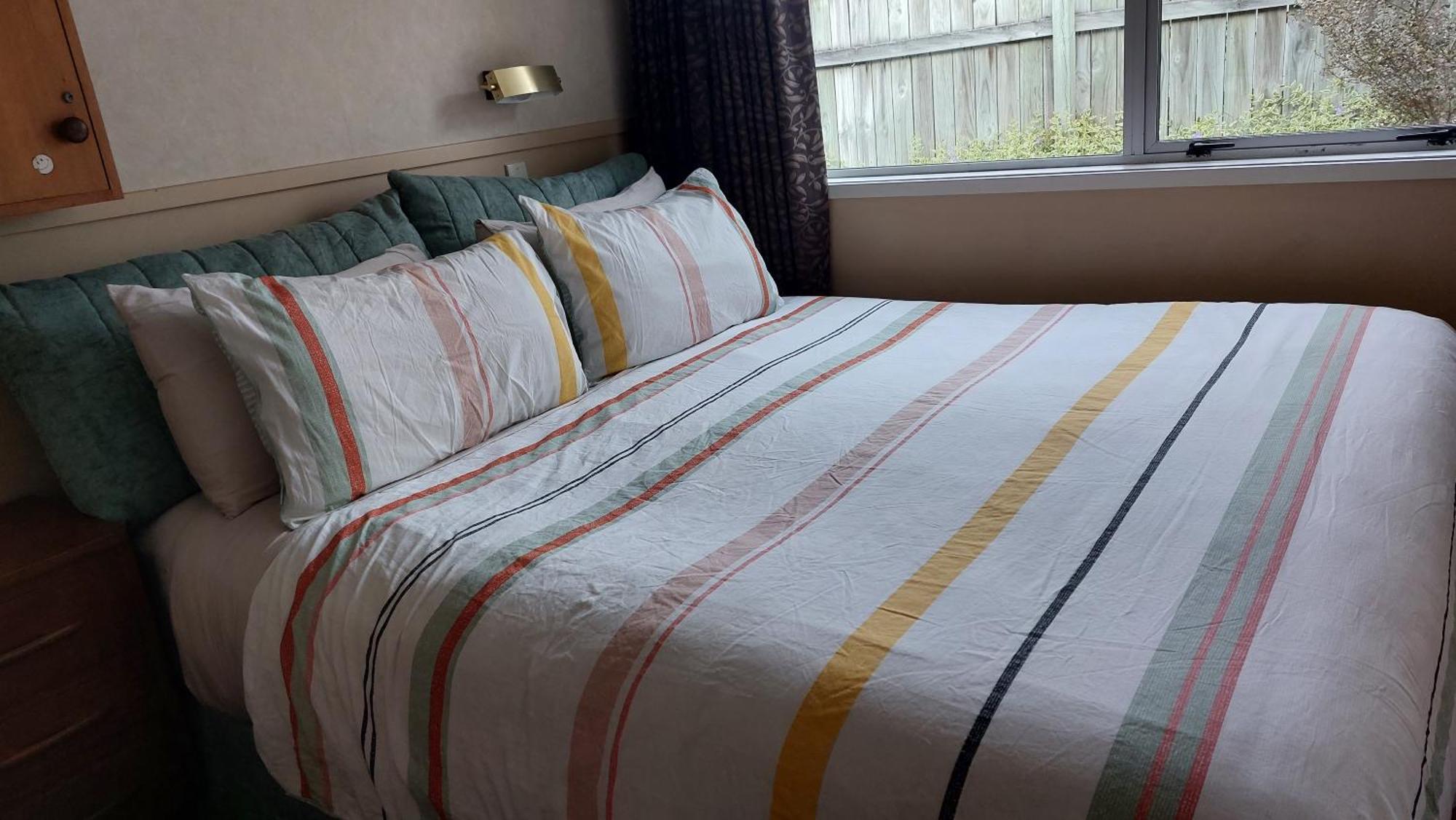 Bed And Breakfast Happy Home Taupo Accommodation Eksteriør bilde