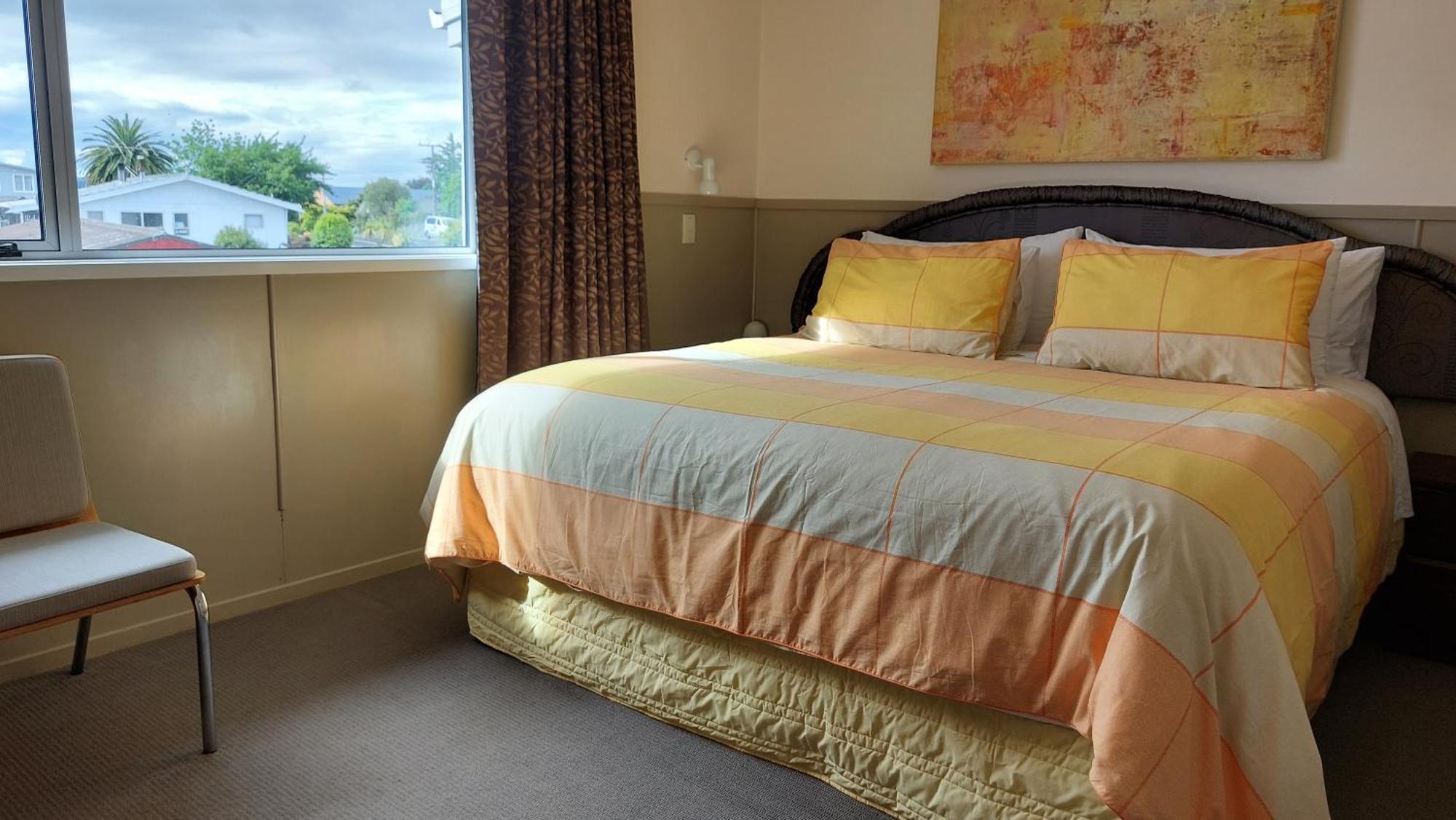Bed And Breakfast Happy Home Taupo Accommodation Eksteriør bilde