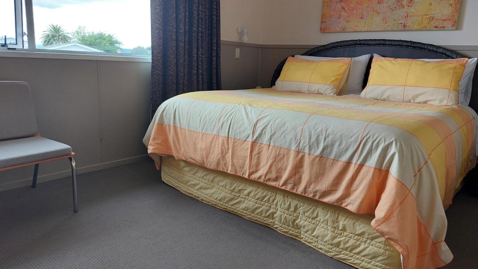 Bed And Breakfast Happy Home Taupo Accommodation Eksteriør bilde