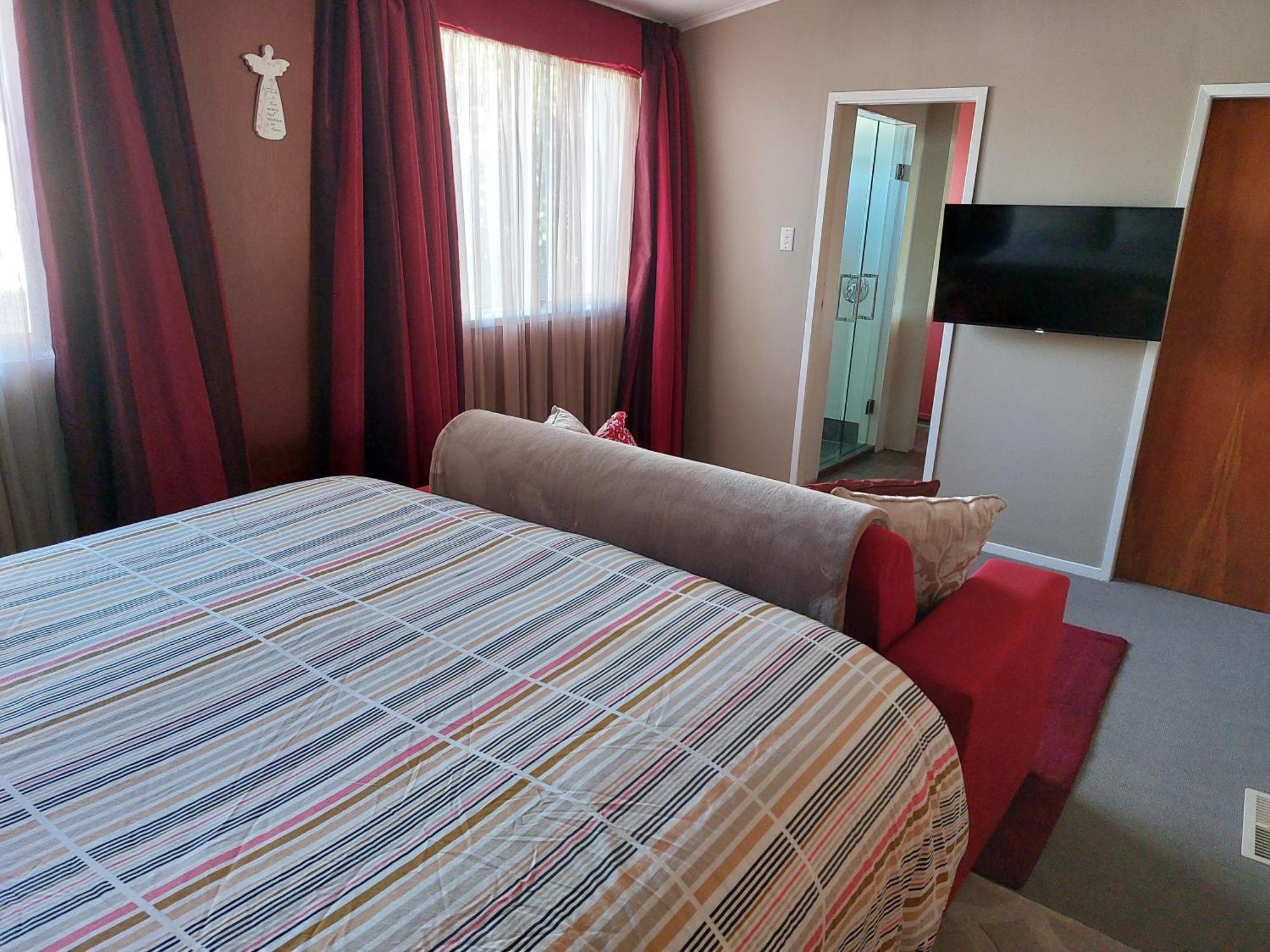 Bed And Breakfast Happy Home Taupo Accommodation Eksteriør bilde