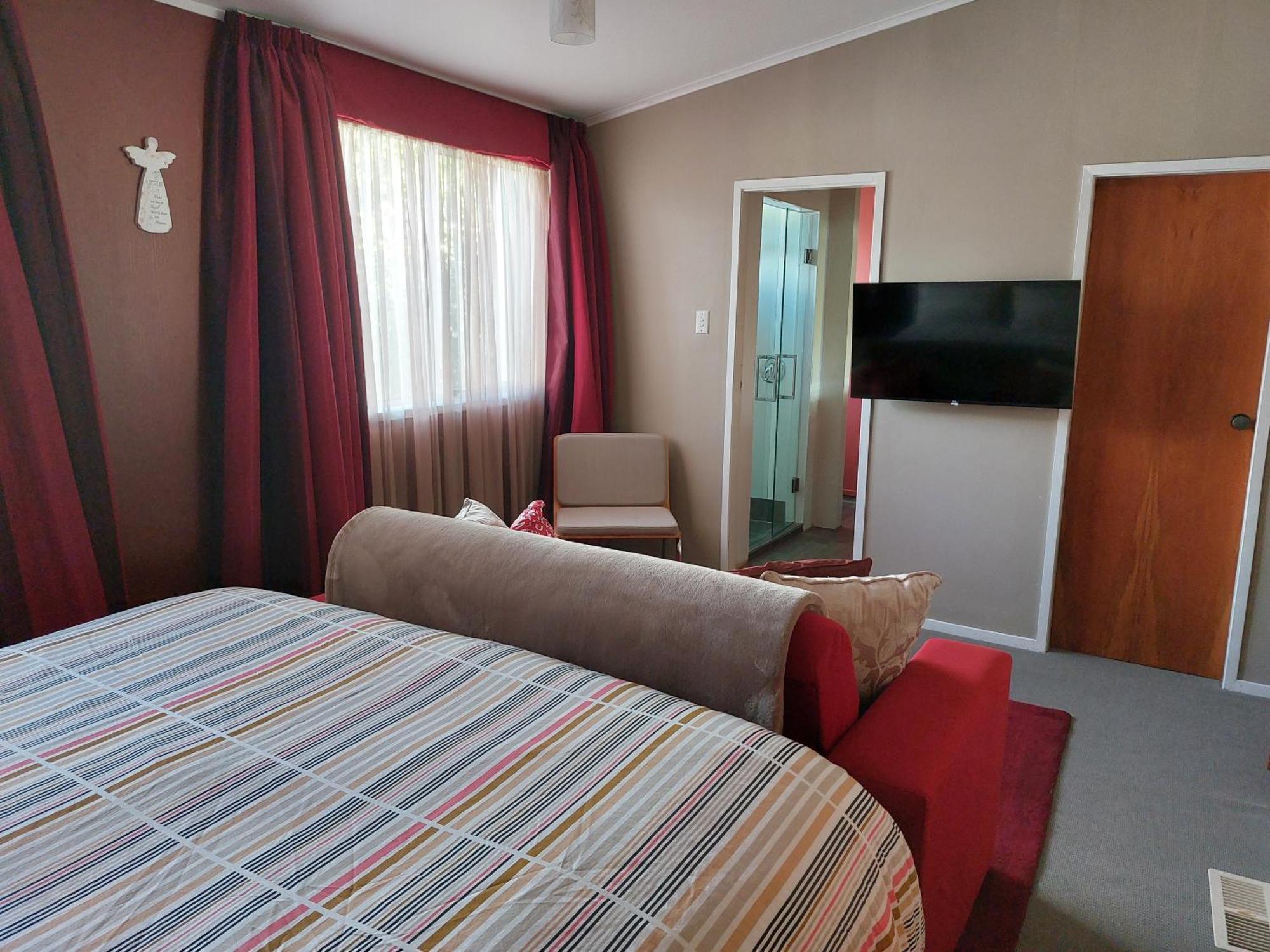 Bed And Breakfast Happy Home Taupo Accommodation Eksteriør bilde